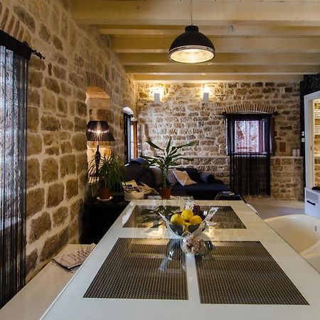 Apartment Capo Family & Capo Studio -Old Town-Parking Trogir Room photo