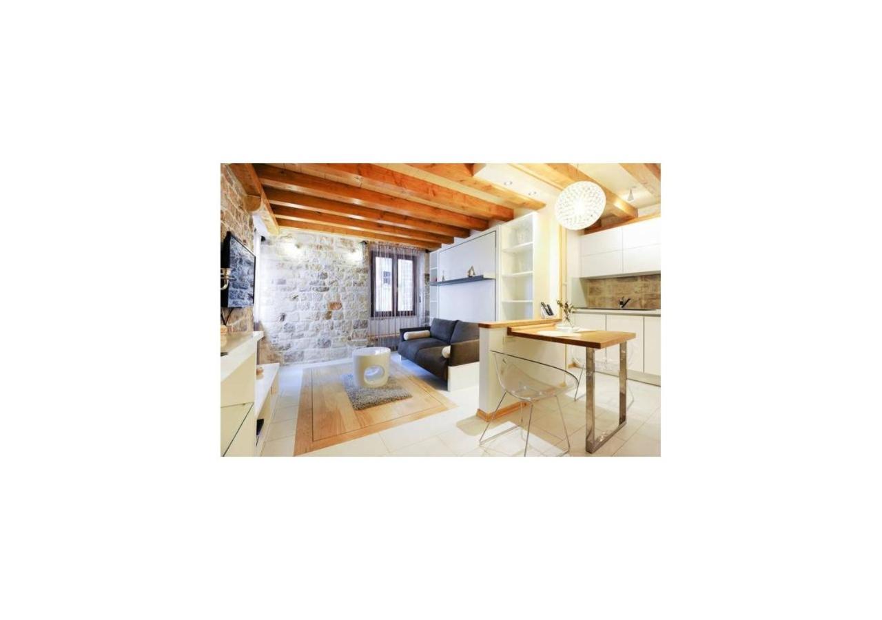 Apartment Capo Family & Capo Studio -Old Town-Parking Trogir Exterior photo