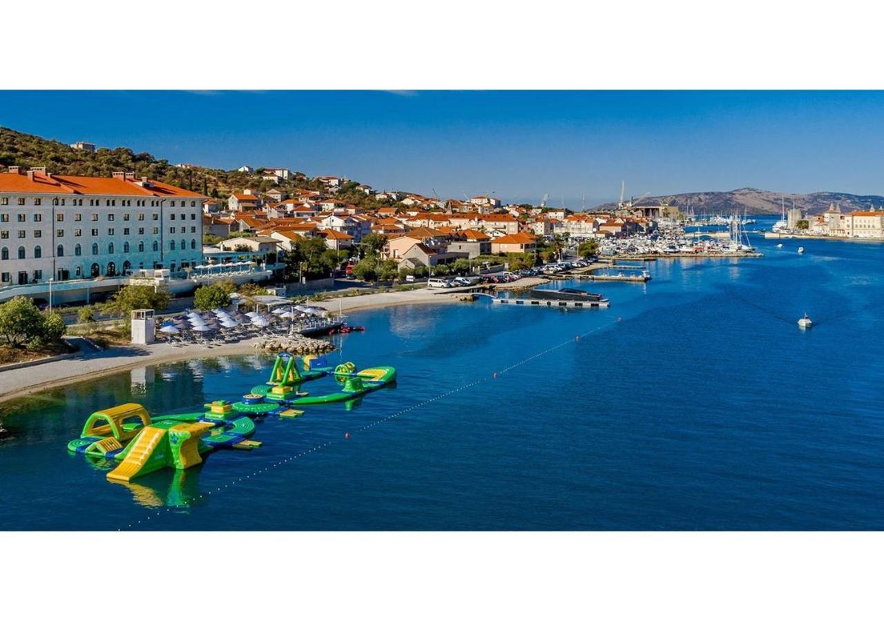 Apartment Capo Family & Capo Studio -Old Town-Parking Trogir Exterior photo