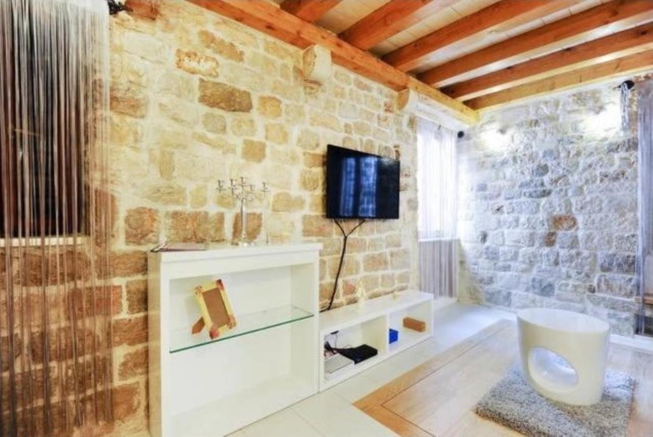 Apartment Capo Family & Capo Studio -Old Town-Parking Trogir Exterior photo