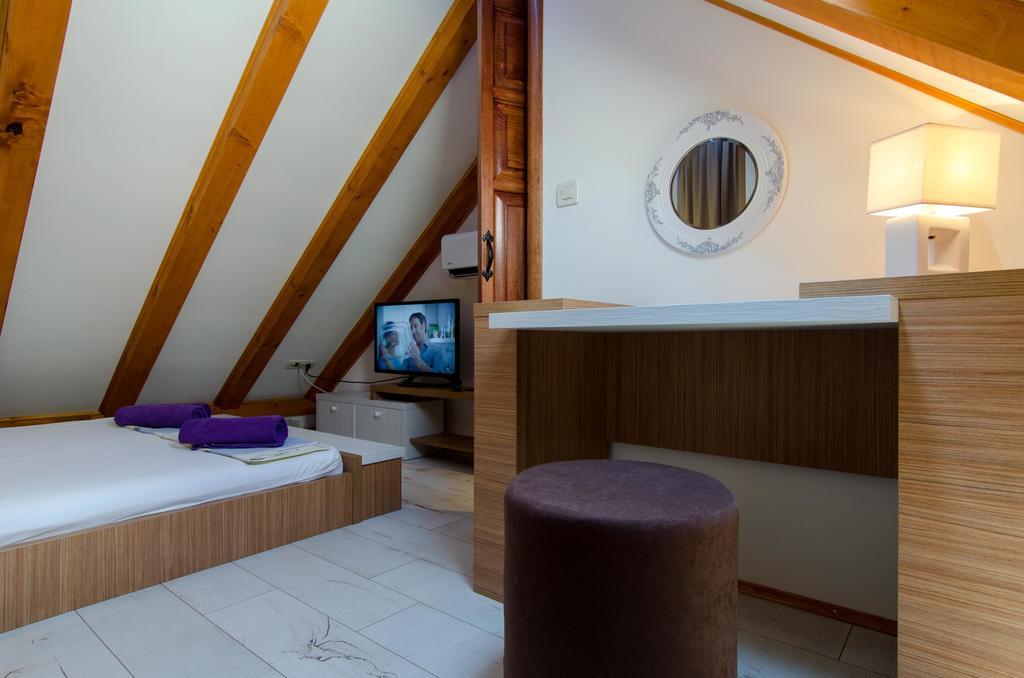Apartment Capo Family & Capo Studio -Old Town-Parking Trogir Room photo